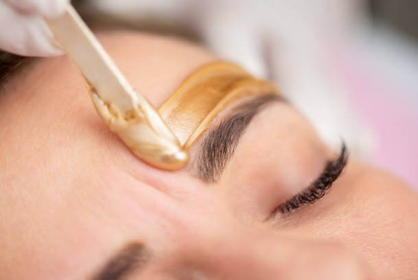 The Ultimate Guide to Eyebrow Waxing_ A Step-by-Step Tutorial-3