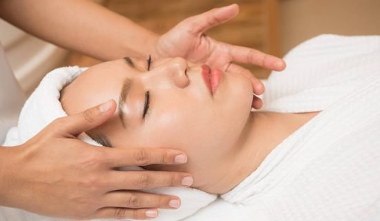 Spot The Differences Between The Dermatologist And The Esthetician