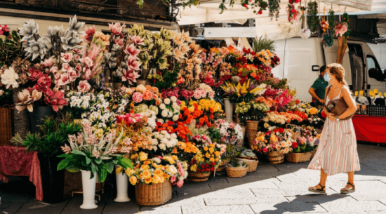 Take advantage of online flower delivery services
