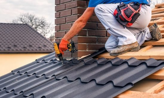 Choosing the Right Roofing Material for Your House
