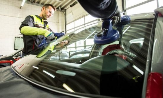 5 Tips to Choose the Right Windshield Replacement Company