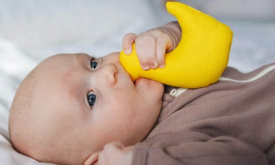 5 things You Can Try to Calm Your Teething Baby
