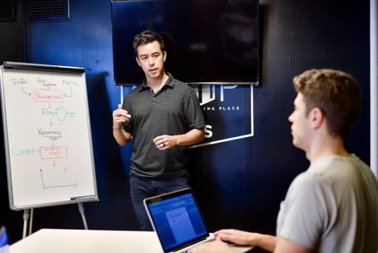 The Complete Guide To Choosing Software For Your Business-1